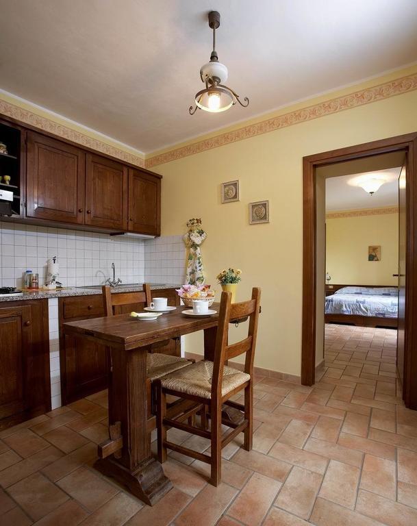 Casale Favilluta Guest House Petrignano Phòng bức ảnh
