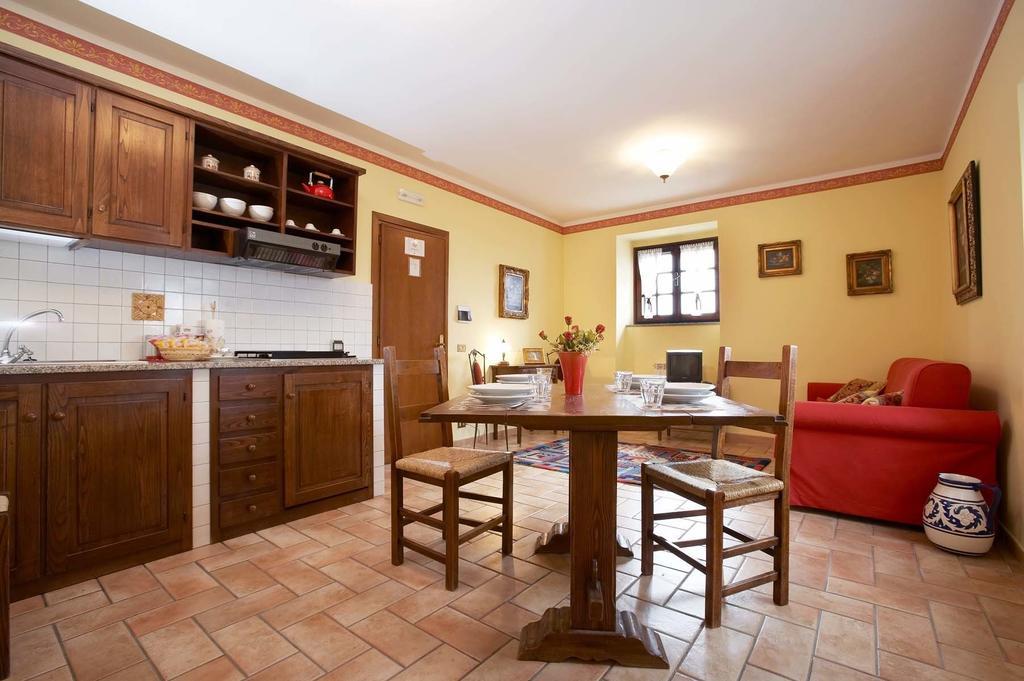Casale Favilluta Guest House Petrignano Phòng bức ảnh