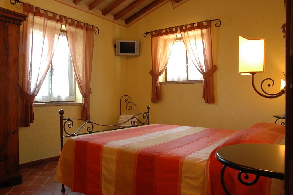 Casale Favilluta Guest House Petrignano Phòng bức ảnh